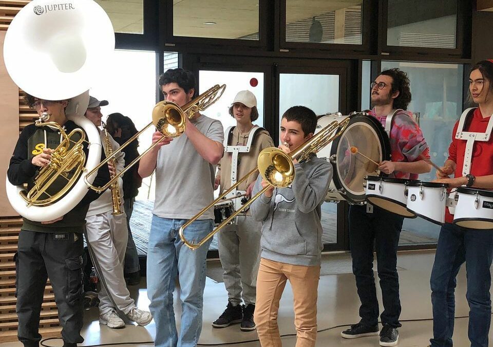 Concert au lycée Mandela par les élèves de la fanfare!